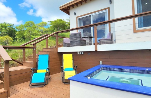Diamond Rock House | 3bd 2 bth House. POOL! HOTTUB! Breathtaking Ocean Views! 2-min drive to beach!