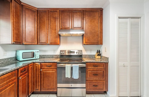 North Raleigh House | 3bd/Centrally located/stylish/North Hills/PNC arena/Crabtree Valley Mall