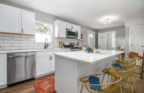 Northeast South Bend House | 3BD Serene Home - Backyard - 7 Mins Notre Dame