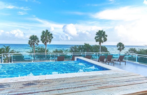 Sosua Apartment | 3BD top-floor family-friendly penthouse, large beachfront rooftop terrace&bar!