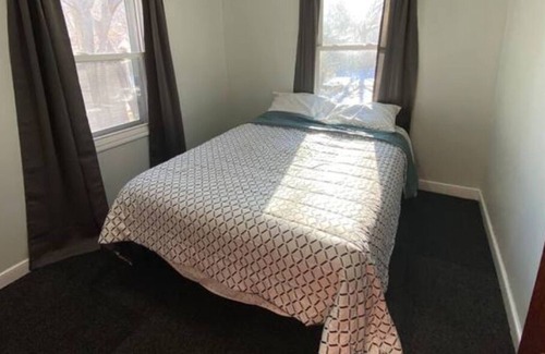 Marshall House | 3BDRM+Pets+Fenced yard+Laundry In House