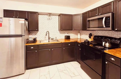 St. James House | 3BR/2BA BBQ Patio Family-Friendly & Clean