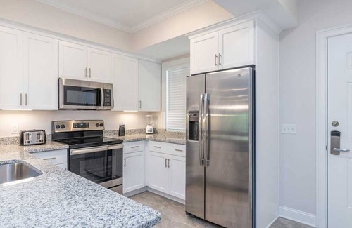 Hilton Head Island Condo | 3BR 2BA condo,Hilton Head Island, SC. June 27-July 7, 2025 - 3 nite min