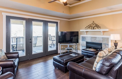 Talladega Condo | 3BR / 2BA Condo with Incredible Lake View