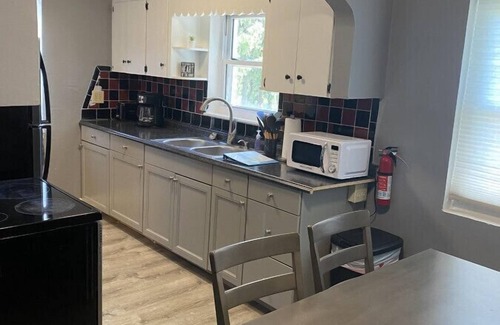 Zanesville House | 3BR/2BA North End, All Ammenities Included!