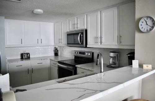 Briarcliffe Acres Condo | 3BR/2BA South Tower 6th Floor-Oceanfront-Gorgeous View! Beach Locker!