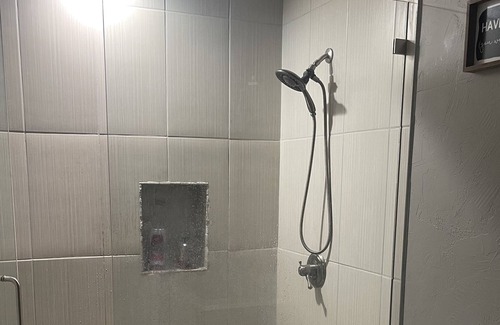 Stillwater House | 3br 2bath with patio hot tub and outdoor TV 2 miles from OSU