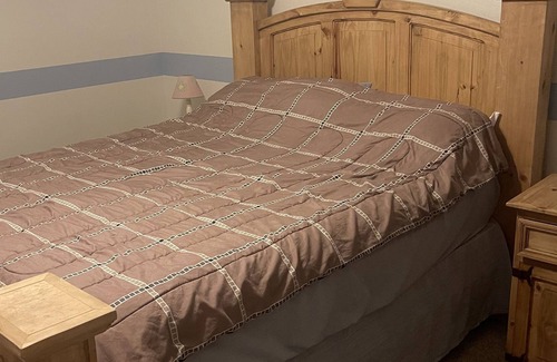 Stillwater House | 3br 2bath with patio hot tub and outdoor TV 2 miles from OSU