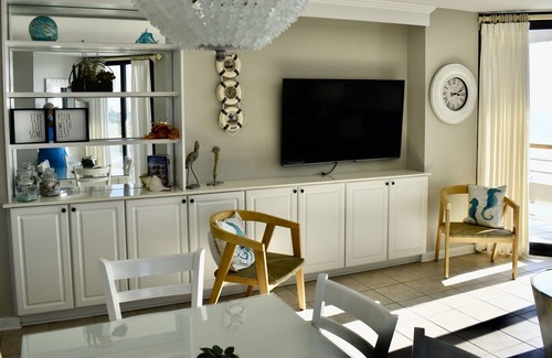 Briarcliffe Acres Condo | 3BR/3BA-11th Floor-Corner Unit-Recently Updated w/Boho Flair + Beverage. Cooler!