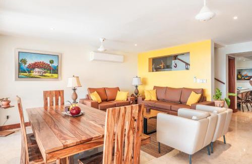 Puerto Bahia Villa | 3BR Beachfront townhouse at Puerto Bahia