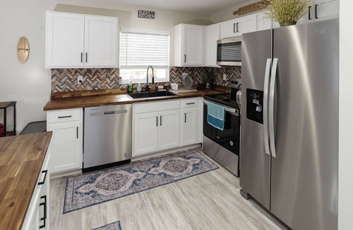 Dunnellon House | 3BR/Charming Home Close to the River 4.2 miles with Yard Paradise and Fun Games