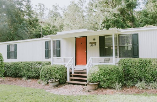 Rosehill Cottage | 3br Cottage Next Door to Maclay State Park!