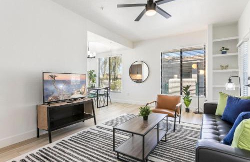 Kierland Apartment | 3BR CozySuites at Kierland Commons with pool #12