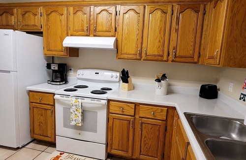 Jonesboro House | 3BR Home - Calm Neighborhood & 3 Miles to Hospital