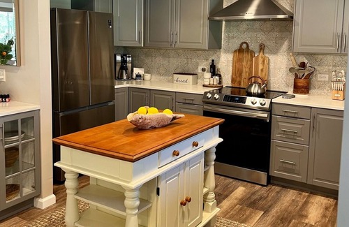 Calistoga House | 3br home - Panoramic views of vineyards and the Palisades mountain range.