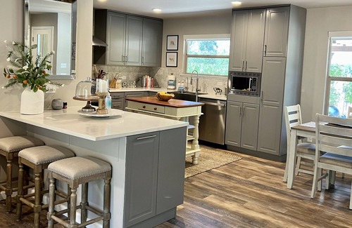 Calistoga House | 3br home - Panoramic views of vineyards and the Palisades mountain range.