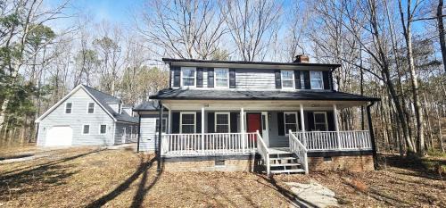 McCain Apartment | 3BR House at Pine Forest Hideaway - 12 Minutes to UNC - Near Jordan Lake