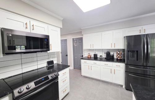 McCain Apartment | 3BR House at Pine Forest Hideaway - 12 Minutes to UNC - Near Jordan Lake