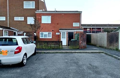 Gosport House | 3BR House in Convenient Location-ample parking
