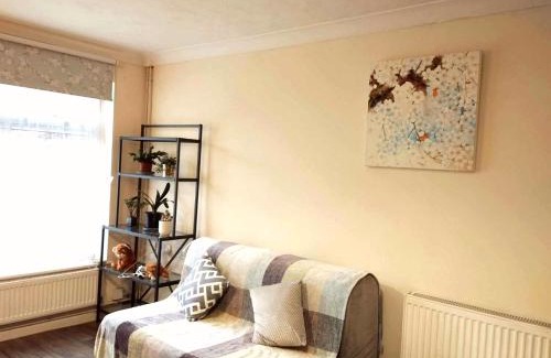 Gosport House | 3BR House in Convenient Location-ample parking