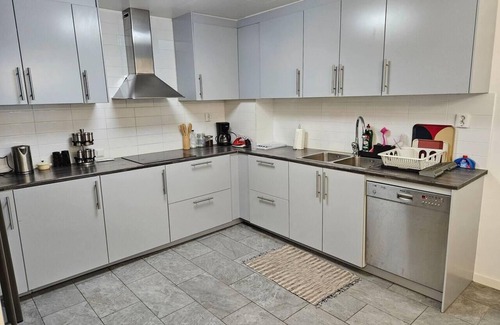Soder House | 3Br House, Sleeps 7 with Balcony-Garden-Bbq-FreeP