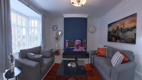 Houghton le Spring Apartment | 3br Ironside Urban Luxe Retreat, FREE parking