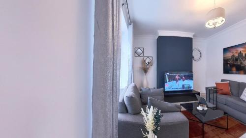 Houghton le Spring Apartment | 3br Ironside Urban Luxe Retreat, FREE parking