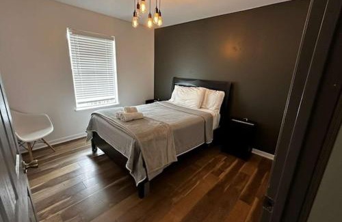 Old Hickory House | 3BR Lakefront in Nashville with BBQ & Hot Tub