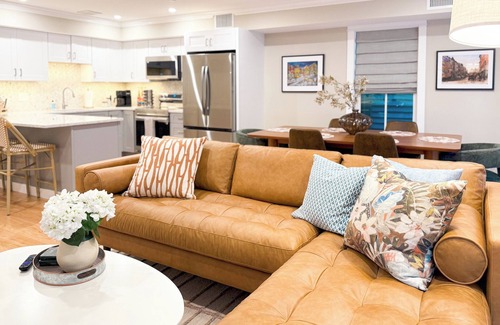 Portsmouth Apartment | 3BR Luxe ~ Elegant Design ~ DNTN ~ Deck ~ Parking