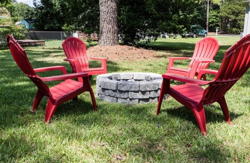 Southeast Raleigh House | 3BR Oasis | Mins from Downtown - King Bed