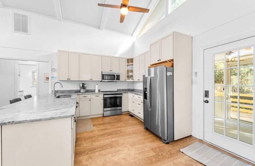 Colington House | 3BR Soundside Retreat | Steps to Bay Drive Path!