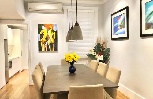 Pyrmont House | 3BR Terrace House in Darling Habour, next to ICC and The Star, Sydney CBD, Free parking