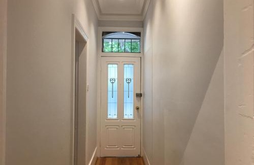 Pyrmont House | 3BR Terrace House in Darling Habour, next to ICC and The Star, Sydney CBD, Free parking