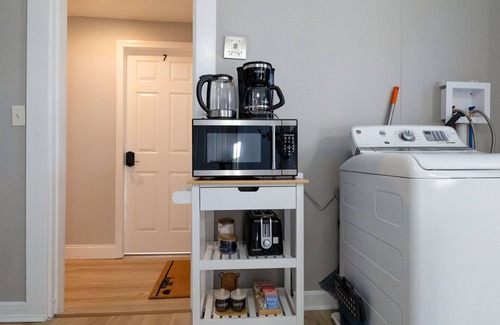 Winter Hill Apartment | 3BR2BATH 12G Home in Somerville