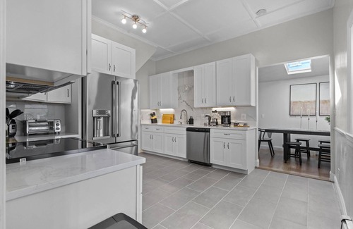 Winter Hill Apartment | 3BR2BATH Lux Home in Somerville