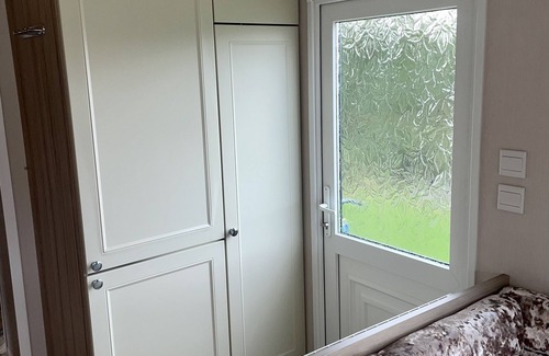 East Drayton Ski Chalet | 3guest-2bedroom-wifi-tv