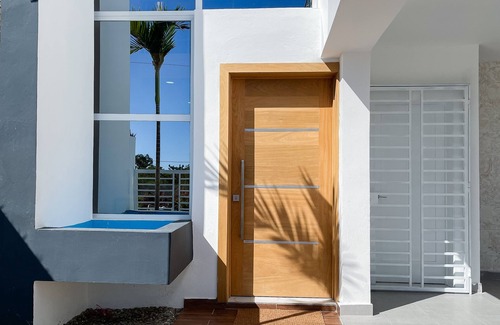 La Romana Villa | 3min from Beach, Modern 3BD/3.5BA, Private Pool + A/C