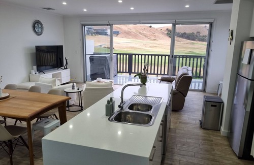 Normanville House | 3rd on Troon - A golfer's paradise at Links Lady Bay.