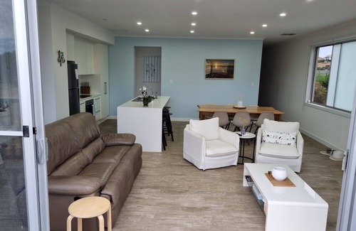 Normanville House | 3rd on Troon - A golfer's paradise at Links Lady Bay.