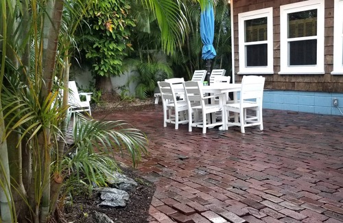 Belle Vista House | 4/4 Beach House w/kng beds, gym and gameroom. Only a 3 min walk to beach!