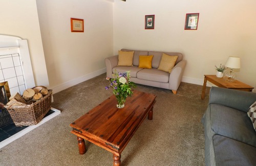 Piercebridge Cottage | 4-5 THE GREEN, pet friendly, with open fire in Piercebridge