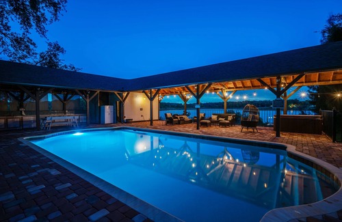 Fairvilla House | 4,800 sf Estate, Pool, Lake, Weddings and Events