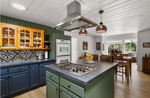 Freestone House | 4+bd/3ba Redwood Retreat w/pool