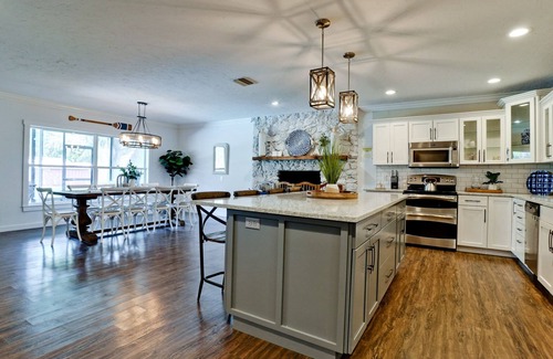 Palmetto House | 4 Bd w 3 King 4Ba 1.2acres htd salt pool private!