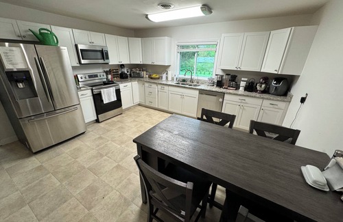 Easton House | 4 bdrm, 3 bath, 2,700 sqft house on 1 acre with chickens and fenced in back yard