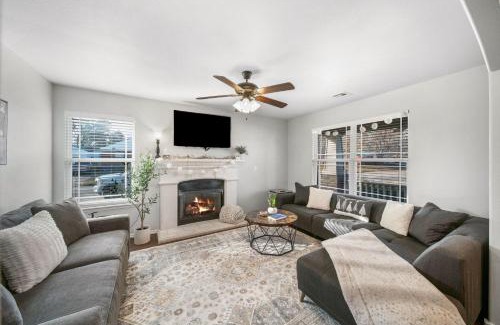 Tulsa House | 4 Bdrm, 3ba,fire Pit, Grill, 1 Block To Tu