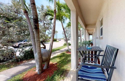 Pass-a-Grille Historic District House | 4 - Beach Club At Pass-A-Grille