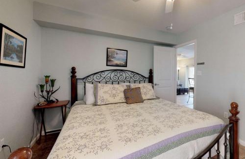 Pass-a-Grille Historic District House | 4 - Beach Club At Pass-A-Grille