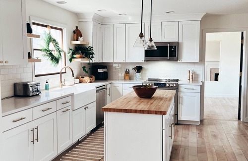 Menasha House | 4 bed 2 1/2 bath home - easy hwy access