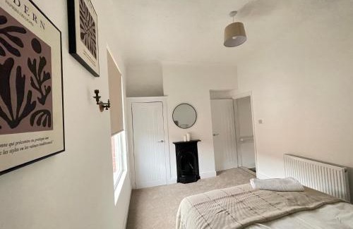 Middlesbrough House | 4 bed 3 bedroom home near Middlesbrough centre